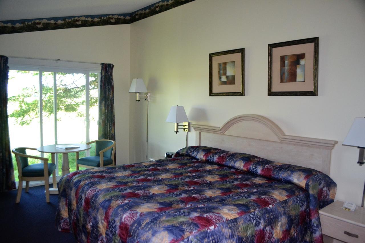 Stratford Suburban Motel Bagian luar foto