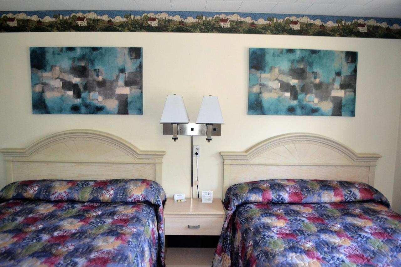 Stratford Suburban Motel Bagian luar foto